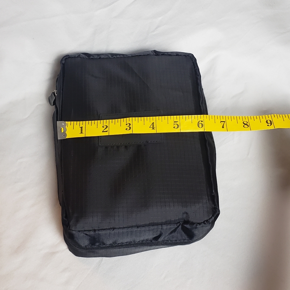 Travel Bag - Picture 8 of 9